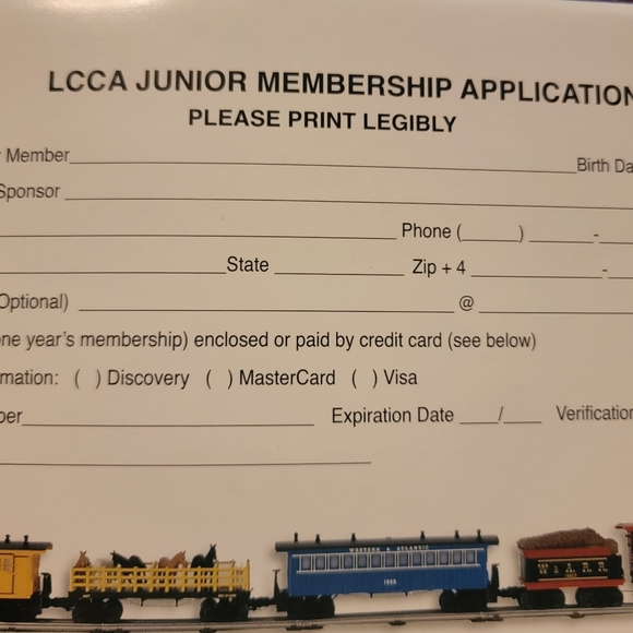 New Lionel Train Home for the Holiday - Picture 4 of 8